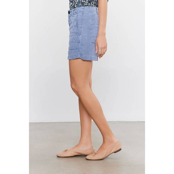 NEW VELVET BY GRAHAM & SPENCER fallon shorts in blue haze - Picture 2 of 3